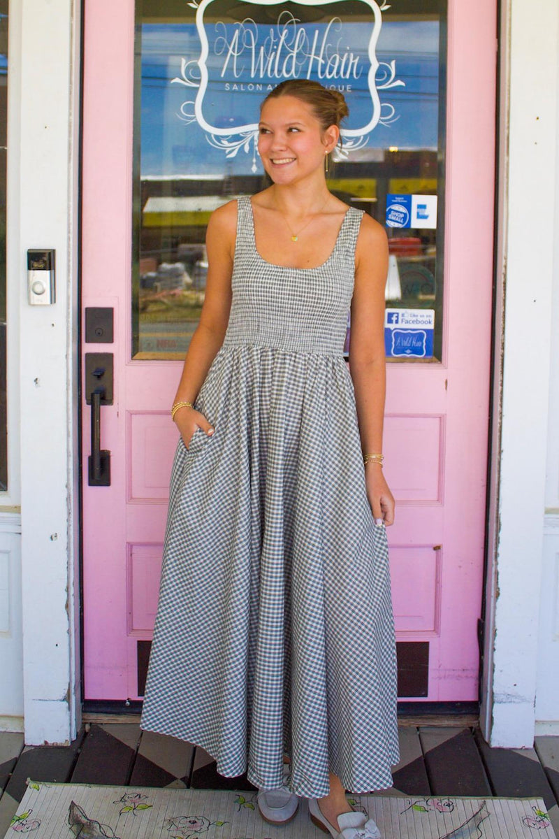 maxi dress facebook Whos 54 and under looking for a maxi dress? , This one fits like a maxi and offers arm coverage , Keyword MAXI for the link - Facebook users can just click it here https://liketk.it/6cGWu