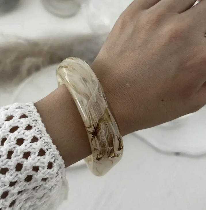 Beige Irregular Acrylic Resin Bangle Bracelet